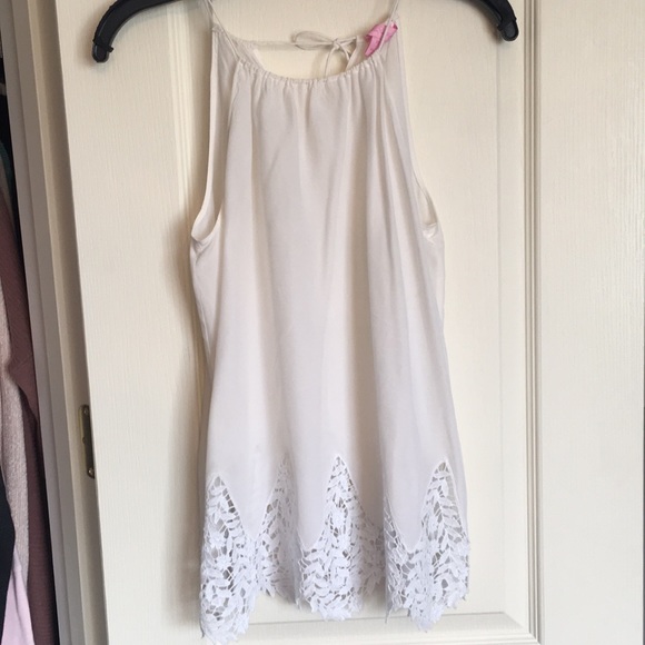 White tank top with lace bottom - Picture 1 of 3